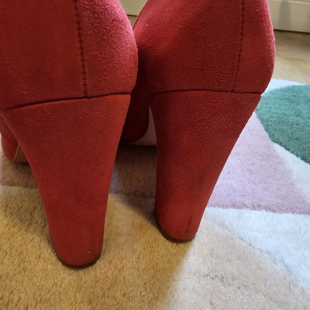 DUNE Red suede pumps
